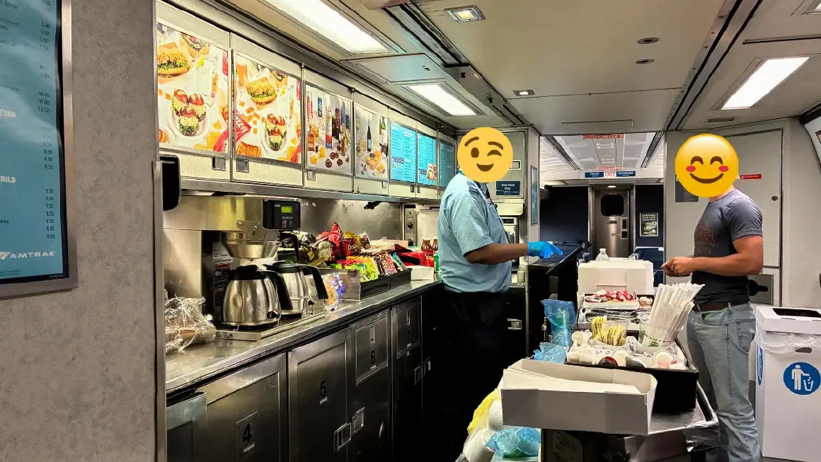 カフェカーで買った朝食