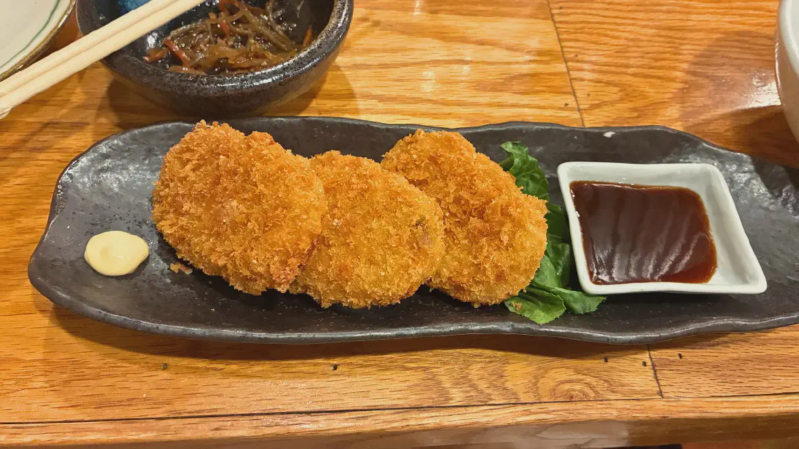 揚げたてのコロッケ(鉄板焼 京都)