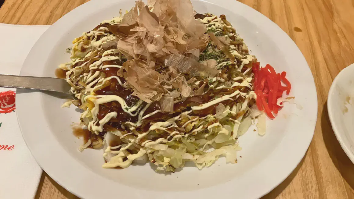 トッピングを選べる広島焼き