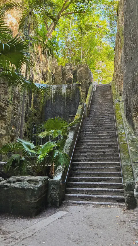 The Queen&rsquo;s Staircase（女王の階段）