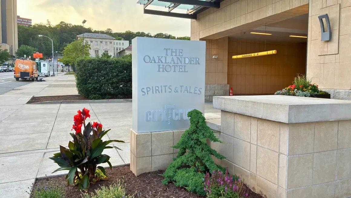 The Oaklander Hotel