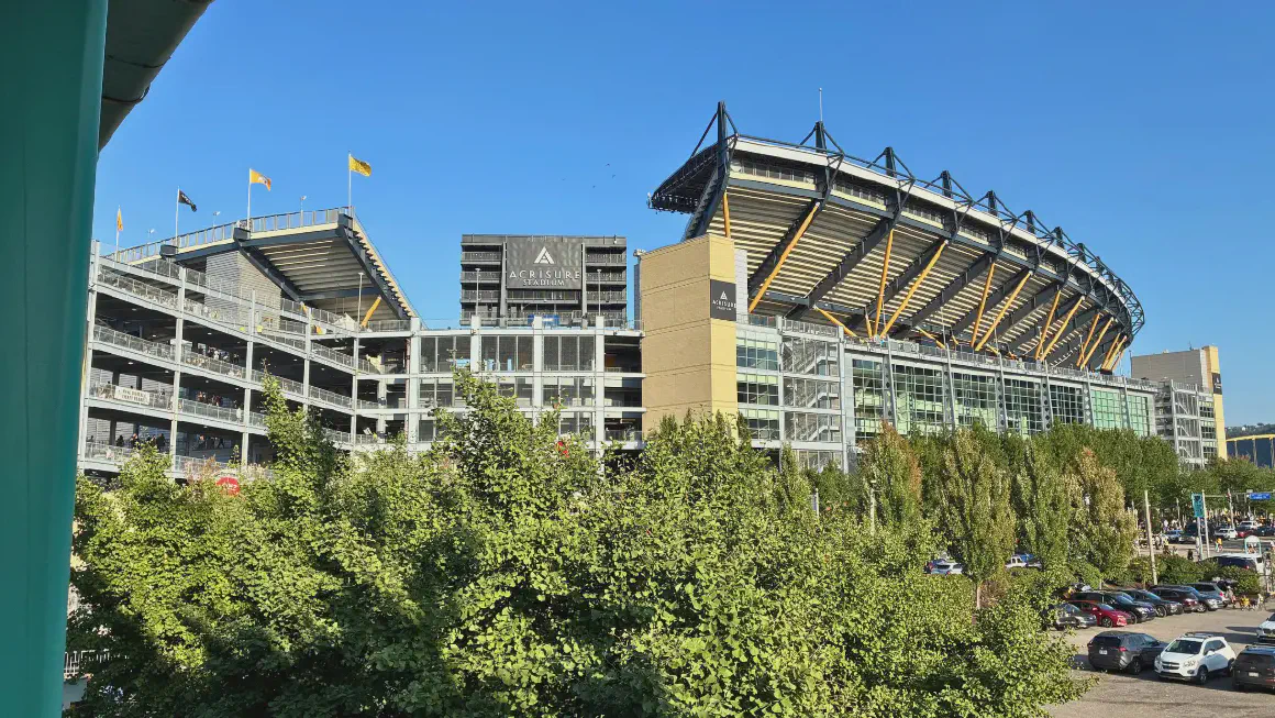 Acrisure Stadiumの外観