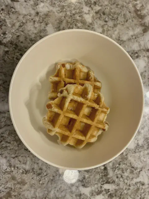 袋から出したStrawberry Brioche Liège Waffles