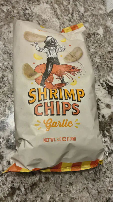 Shrimp Chips Garlicのパッケージ