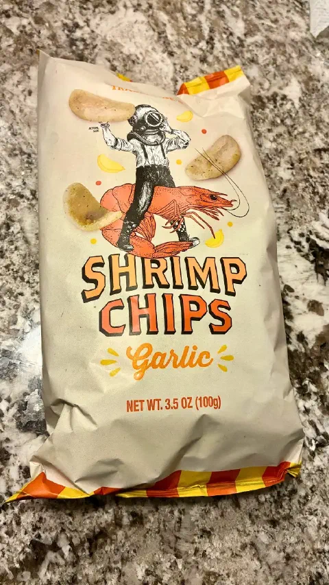 Shrimp Chips Garlicのパッケージ