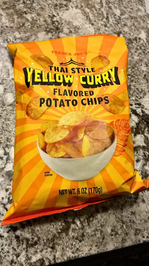 Thai Style Yellow Curry味ポテトチップスのパッケージ