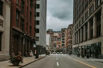 DowntownとUptownの違い — 都市で意味が変わる理由