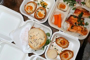 For here or to go? — 持ち帰りの頼み方と容器の話