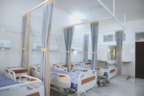 Urgent CareとERの違い — どちらに行くべきかの判断基準
